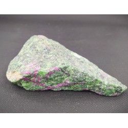 Zoïsite à rubis - pièce unique - 4ème chakra de Catalogue pierres et cristaux