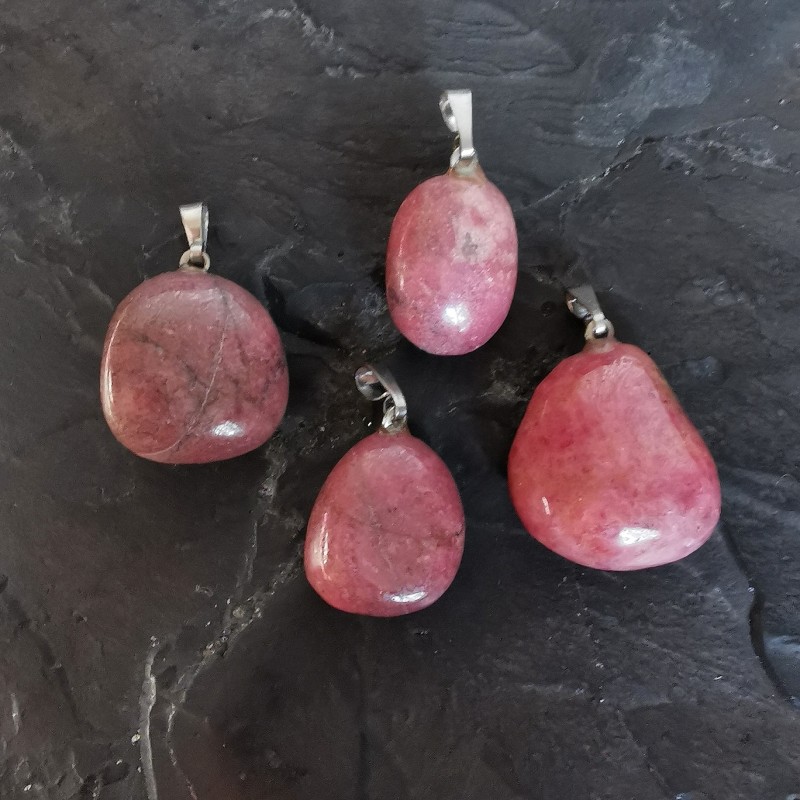 Thulite - pendentif belière - 4e chakra de Catalogue pierres et cristaux