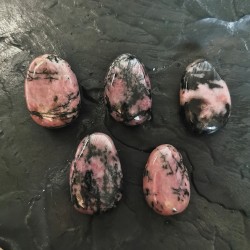 Rhodonite - pendentif percé...