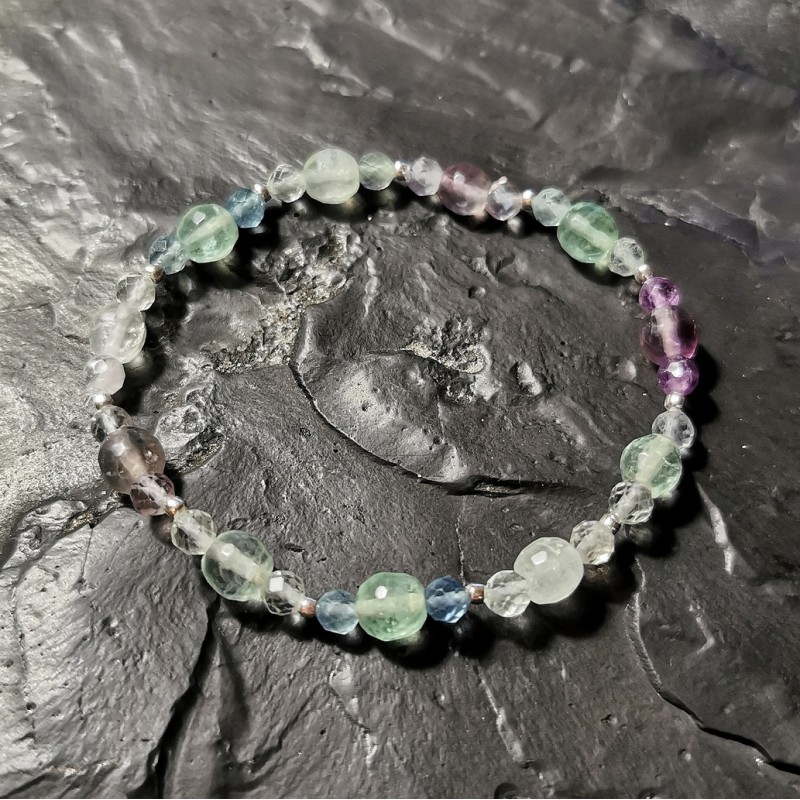 Fluorite - Bracelet facetté avec perles en argent - 6e chakra de Catalogue pierres et cristaux