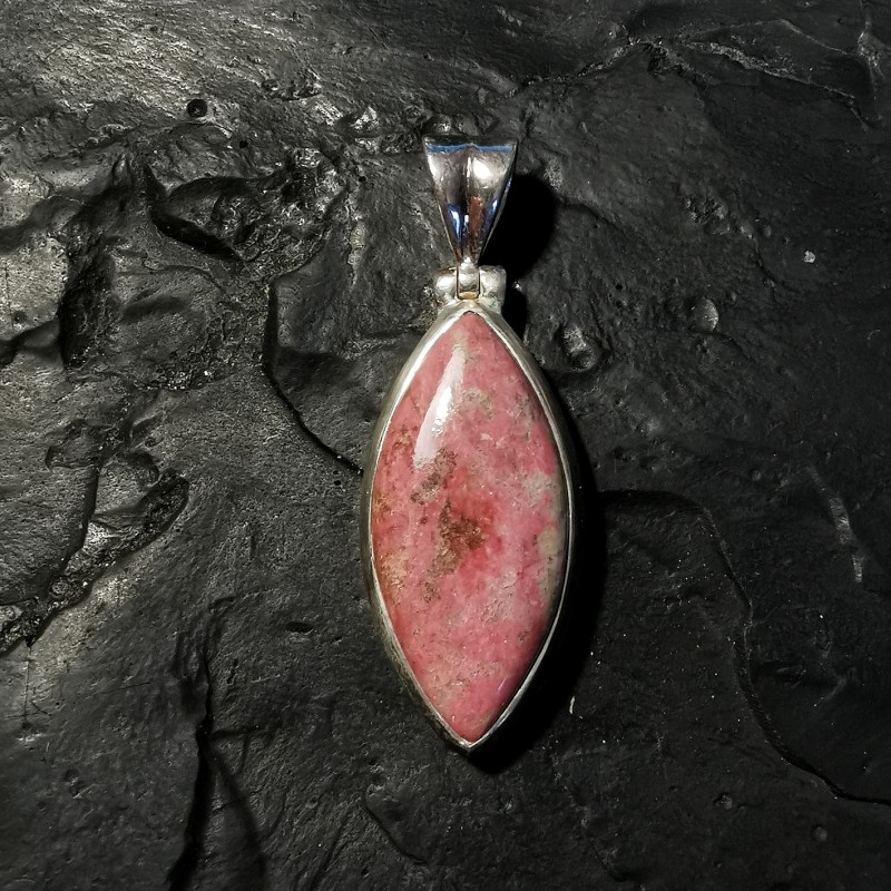 Thulite - pendentif monté en argent 1 de Catalogue pierres et cristaux