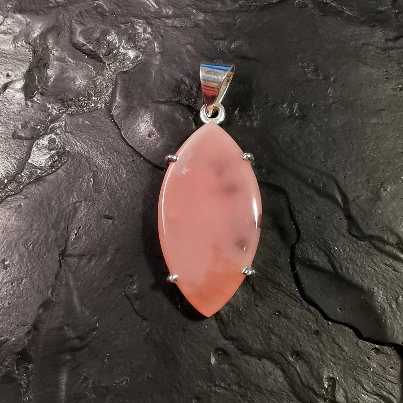 Opale rose - pendentif monté en argent 1 - 4ème chakra de Catalogue pierres et cristaux