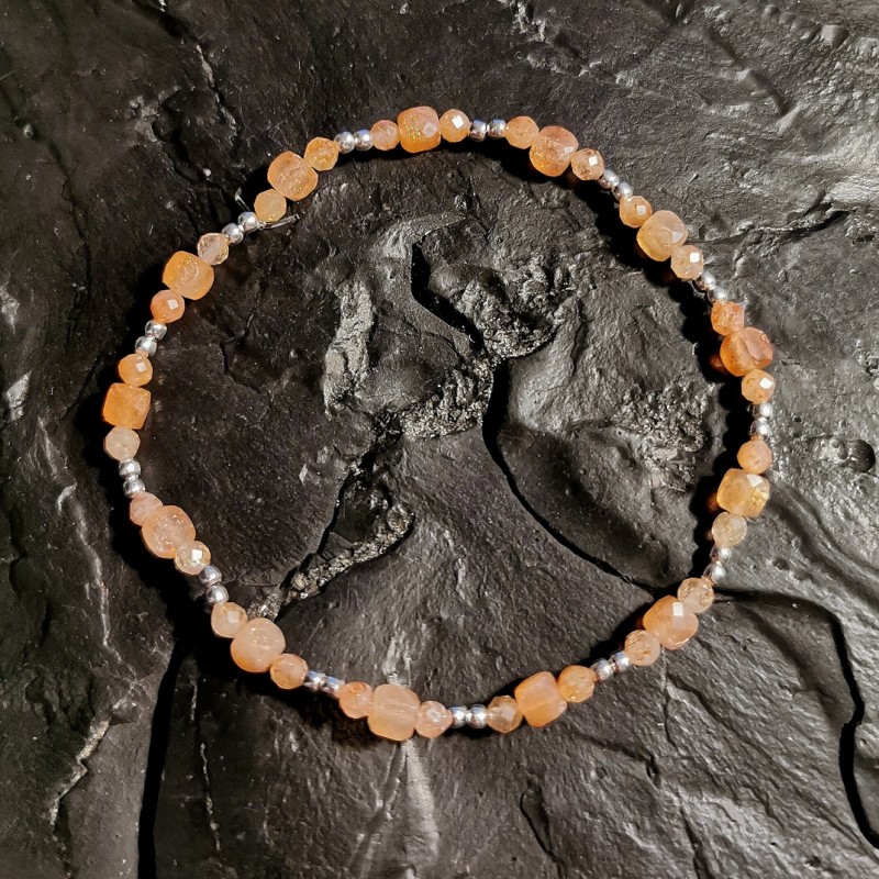Pierre de soleil - Bracelet perles facettées et argent - 2e chakra de Catalogue pierres et cristaux