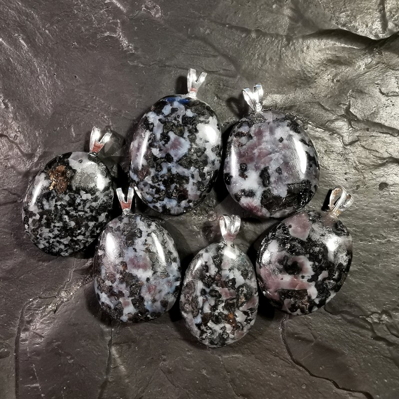 Gabbro indigo - pendentif - multichakra de Catalogue pierres et cristaux