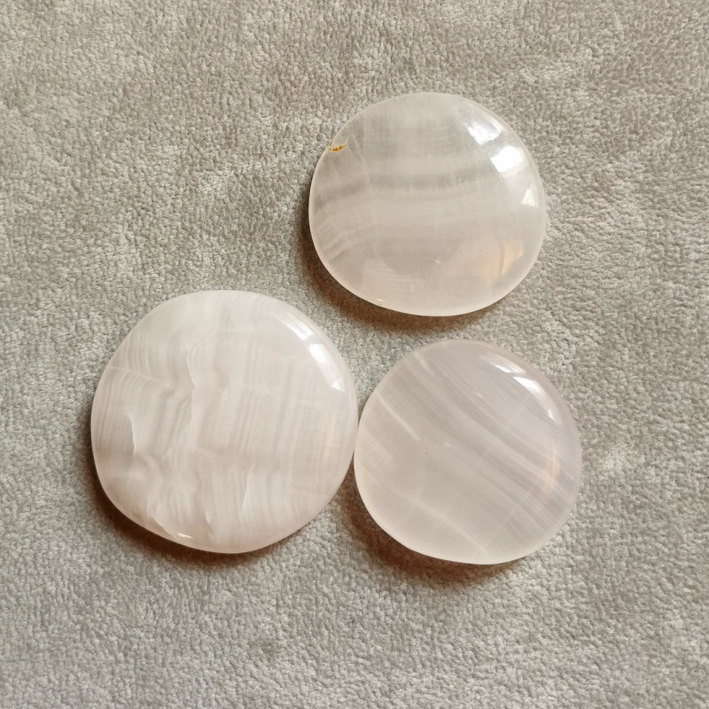 Manganocalcite - pierre plate - 4ème chakra de Catalogue pierres et cristaux