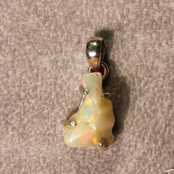 Opale noble d'Éthiopie - pendentif monté en argent 2 de Catalogue pierres et cristaux
