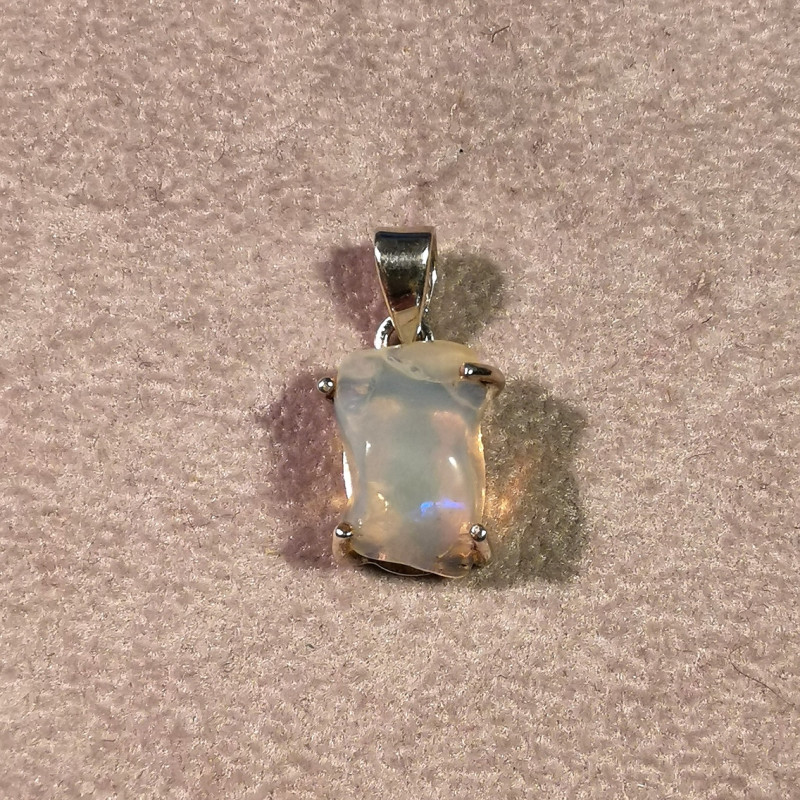Opale noble d'Éthiopie - pendentif monté en argent 4 de Catalogue pierres et cristaux