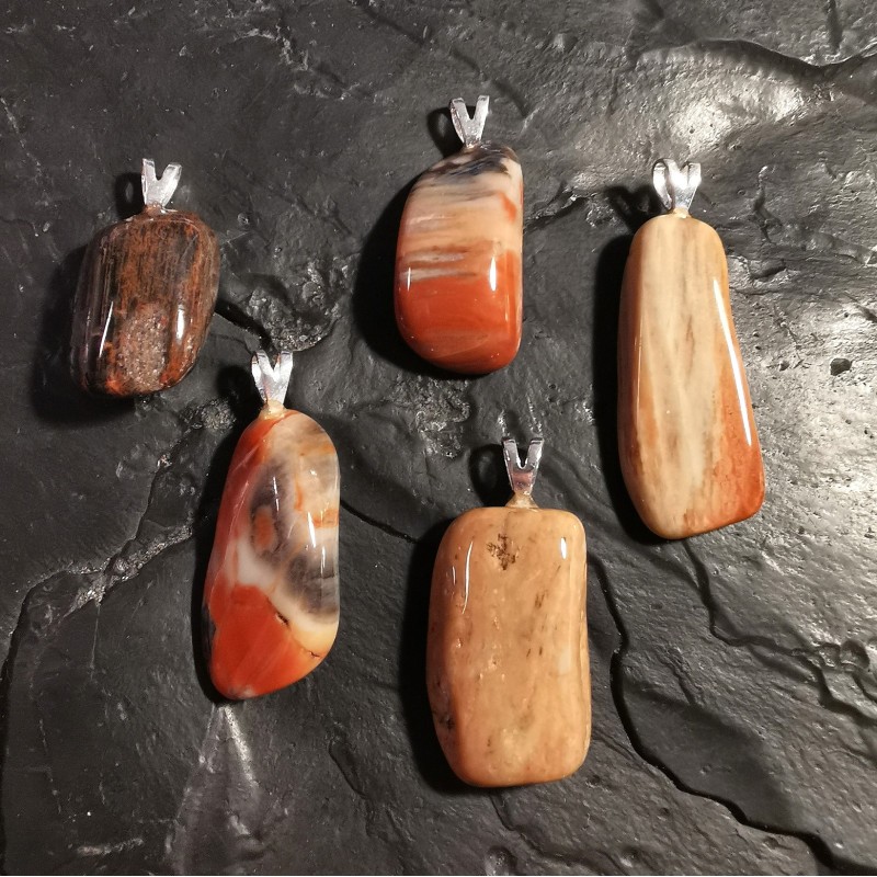 bois silicifié - pendentif beliere - chakra bordeaux de Catalogue pierres et cristaux