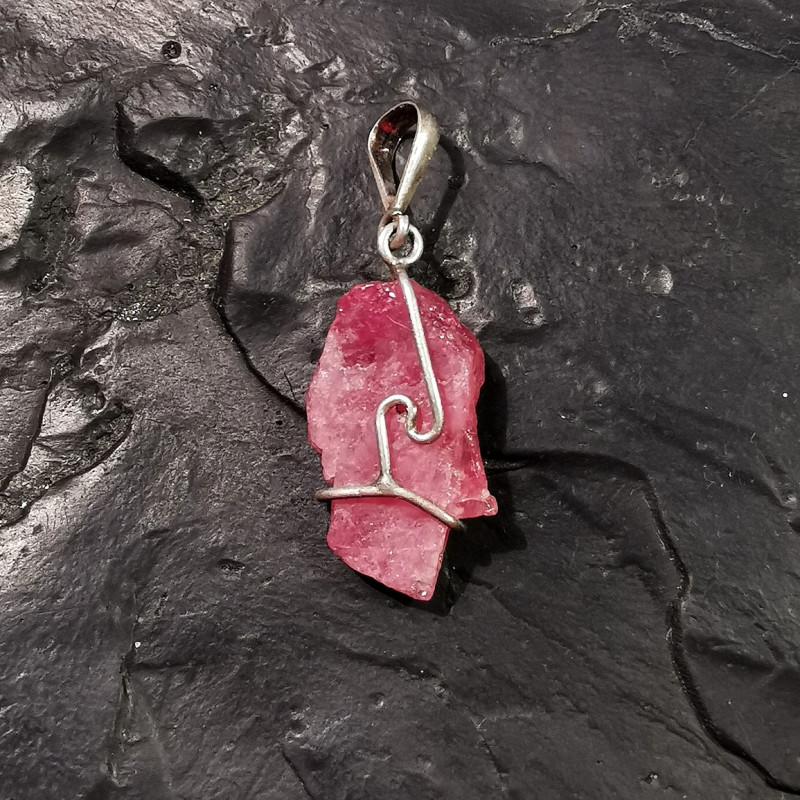 Tourmaline rose - pendentif pièce unique 1 - 4ème chakra de Catalogue pierres et cristaux