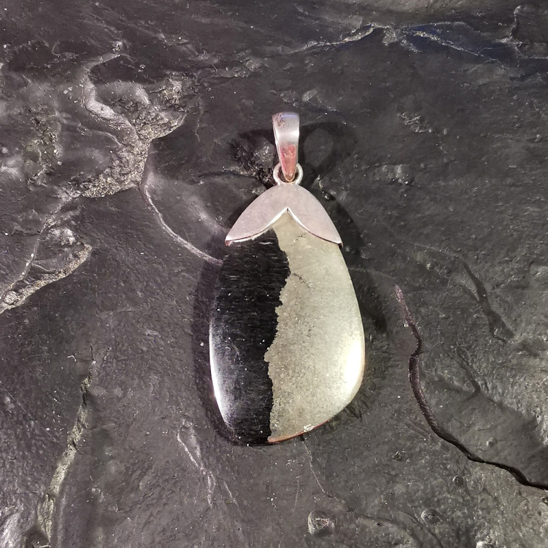 Pyrite - Pendentif monté en argent 2 - 3e chakra de Catalogue pierres et cristaux