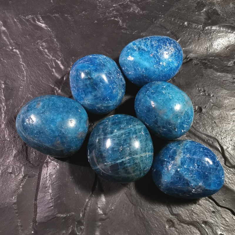 Apatite bleue - pierre roulée - 5e et 6e chakras de Catalogue pierres et cristaux