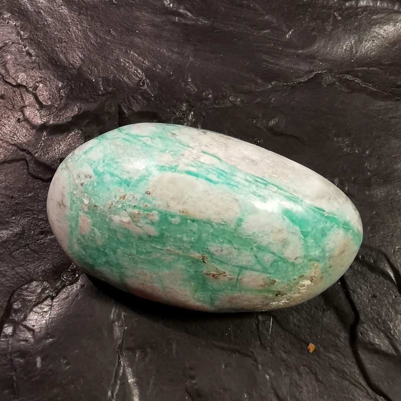 Garnierite - galet pièce unique 2 - chakra turquoise de Catalogue pierres et cristaux