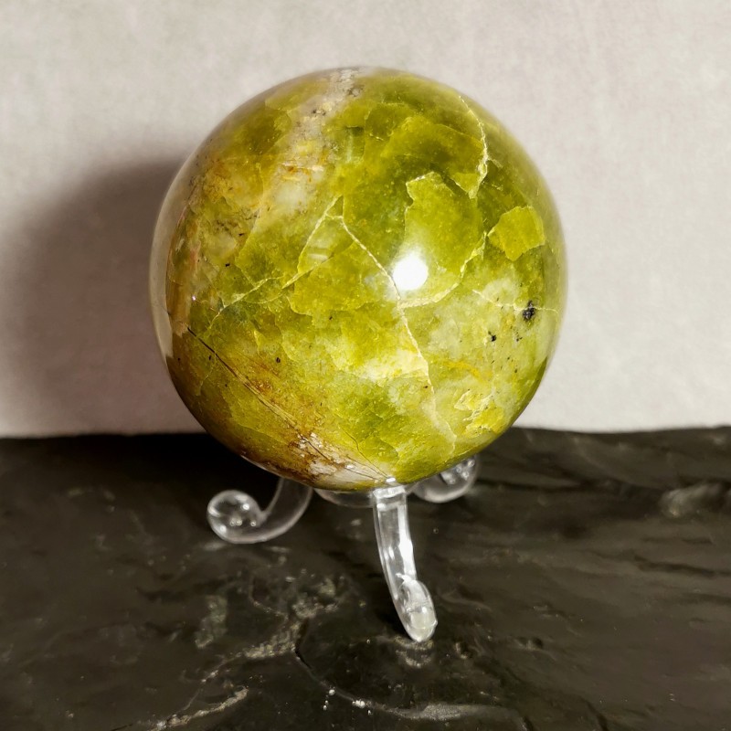 Opale verte - Sphère cm 6 - pièce unique - chakra pistache de Catalogue pierres et cristaux