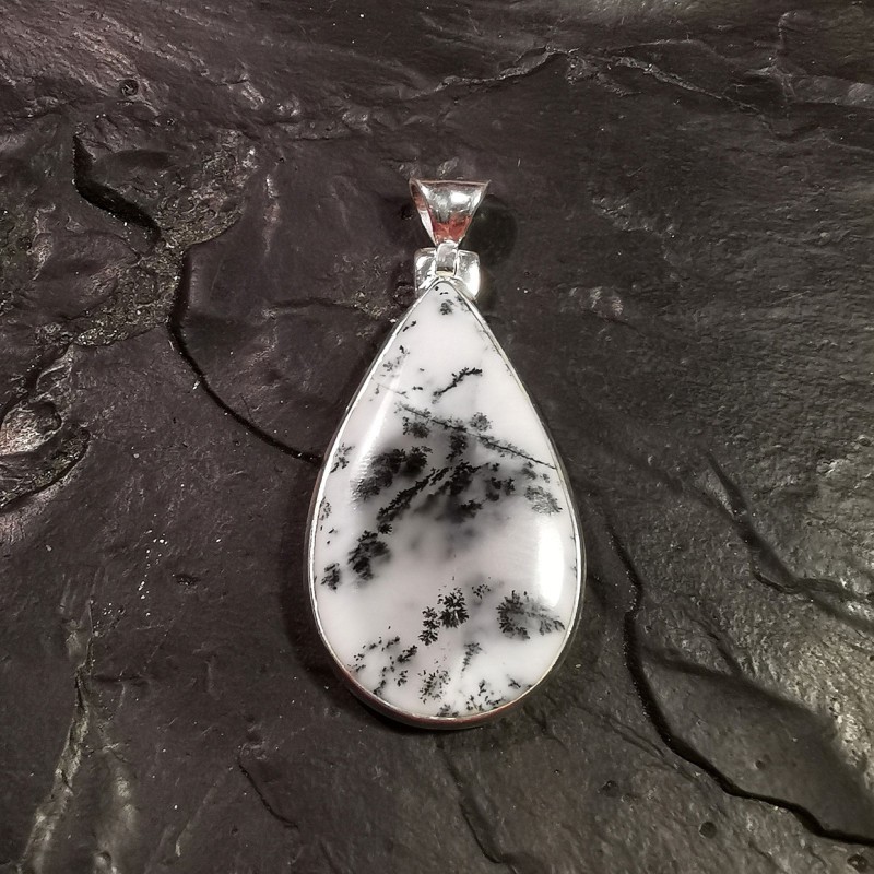 Opale blanche dendritique -pendentif monté en argent 1 - 6ème chakra de Catalogue pierres et cristaux