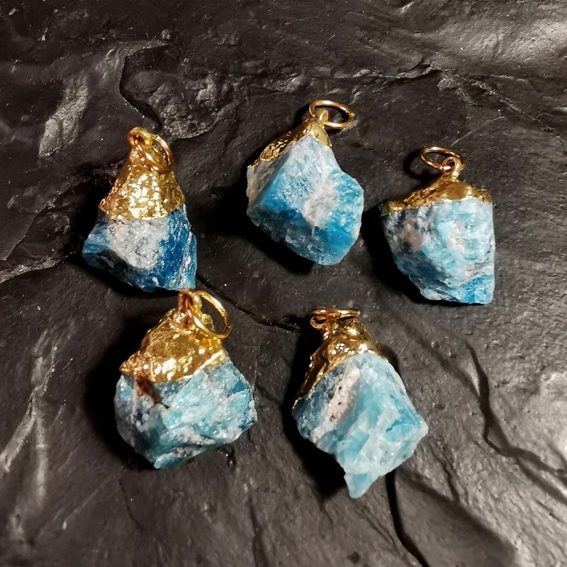 Apatite bleue - pendentif brut - 5e et 6e chakras de Catalogue pierres et cristaux
