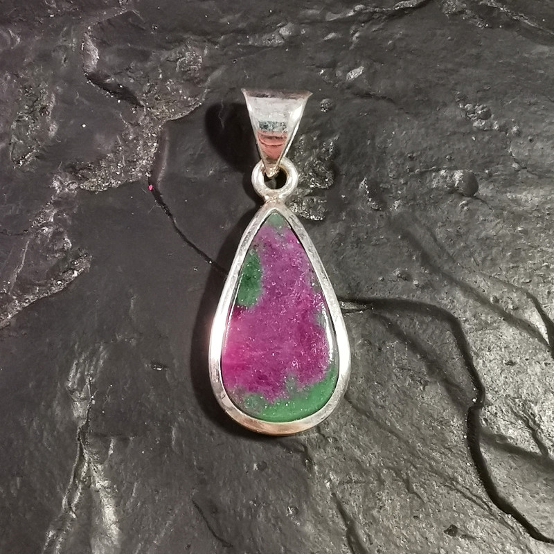 Rubis sur zoïsite - Pendentif monté en argent 4 - 4ème chakra de Catalogue pierres et cristaux