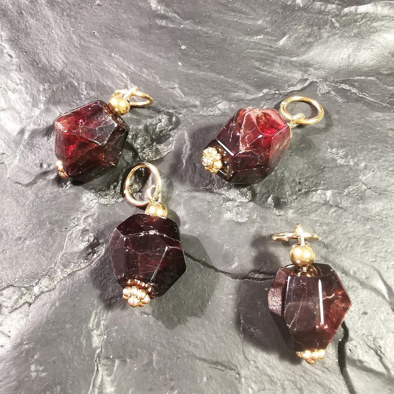 Grenat - Pendentif  doré - 1er chakra