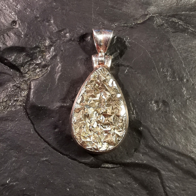 Pyrite - Pendentif monté en argent 4 - 3e chakra de Catalogue pierres et cristaux
