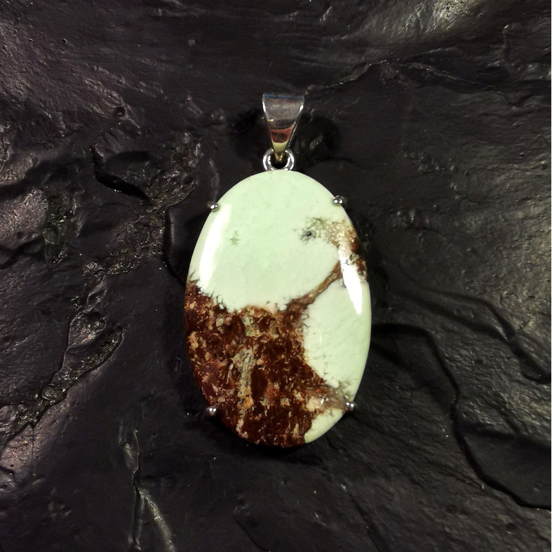 Magnésite citron - pendentif monté en argent - pièce unique 1 - chakra pistache de Catalogue pierres et cristaux