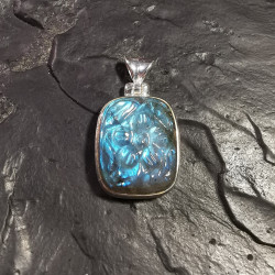Labradorite - pendentif monté en argent gravé fleur - 1 de Catalogue pierres et cristaux