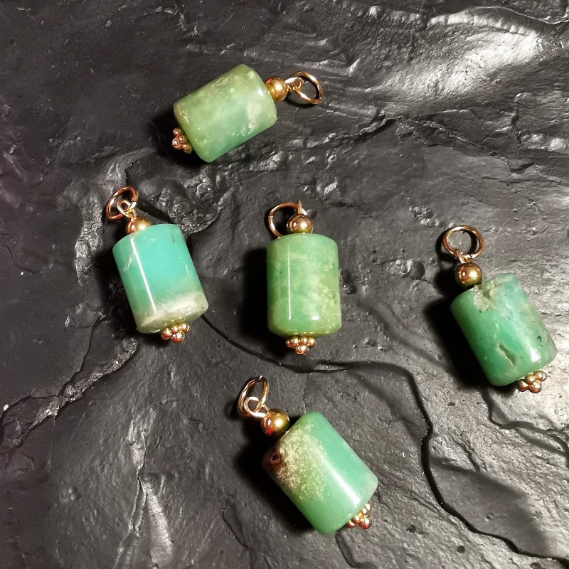Chrysoprase - pendentif doré - chakra turquoise de Catalogue pierres et cristaux
