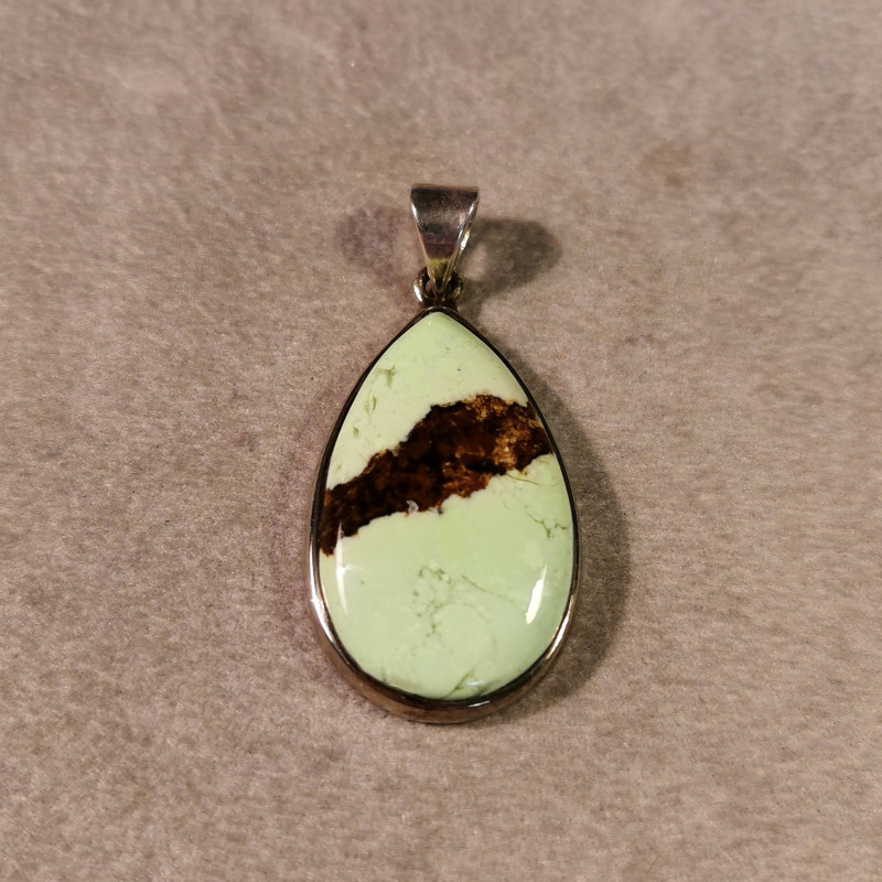 Magnésite citron - pendentif monté en argent - pièce unique 2 - chakra pistache de Catalogue pierres et cristaux