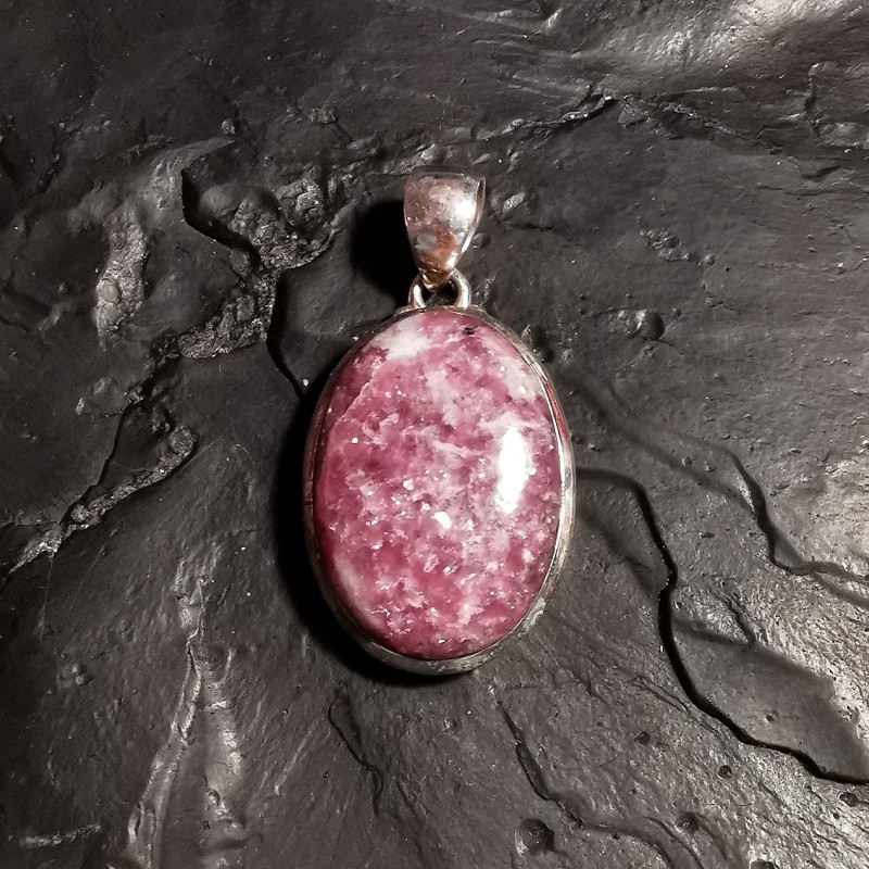 Lépidolite - pendentif monté en argent 1 - 7ème chakra de Pierres & Cristaux - Pièces uniques