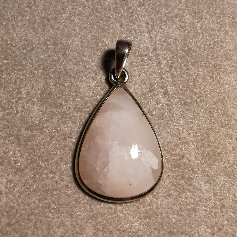 Ussingite du Groenland - Pendentif monté en argent 4 de Catalogue pierres et cristaux