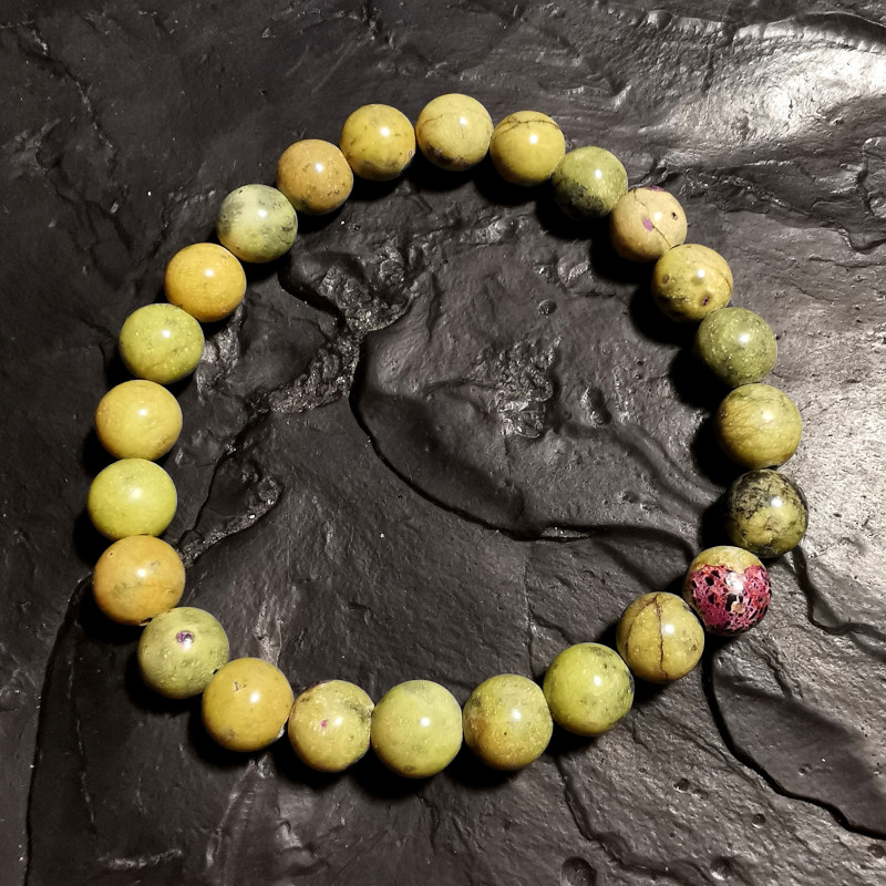 Serpentine/stichtite - bracelet perles 8mm - chakra pistache de Bracelets