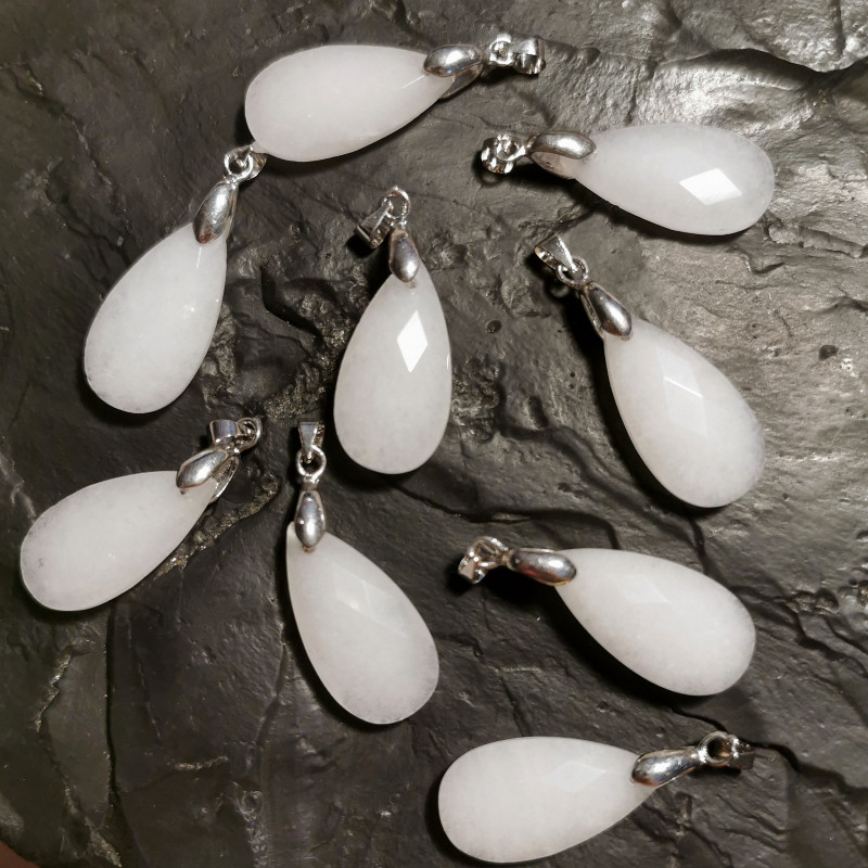 jade blanc - Pendentif monté en argent - 6e chakra de Catalogue pierres et cristaux