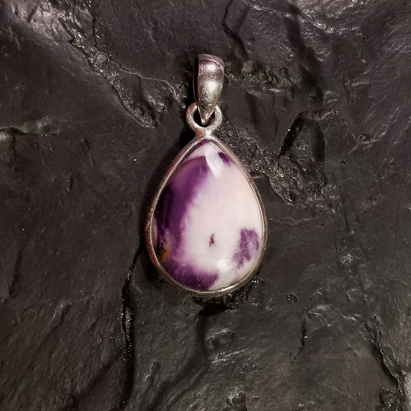 Opale violette - pendentif monté en argent - pièce unique 3 - 7ème chakra de Catalogue pierres et cristaux