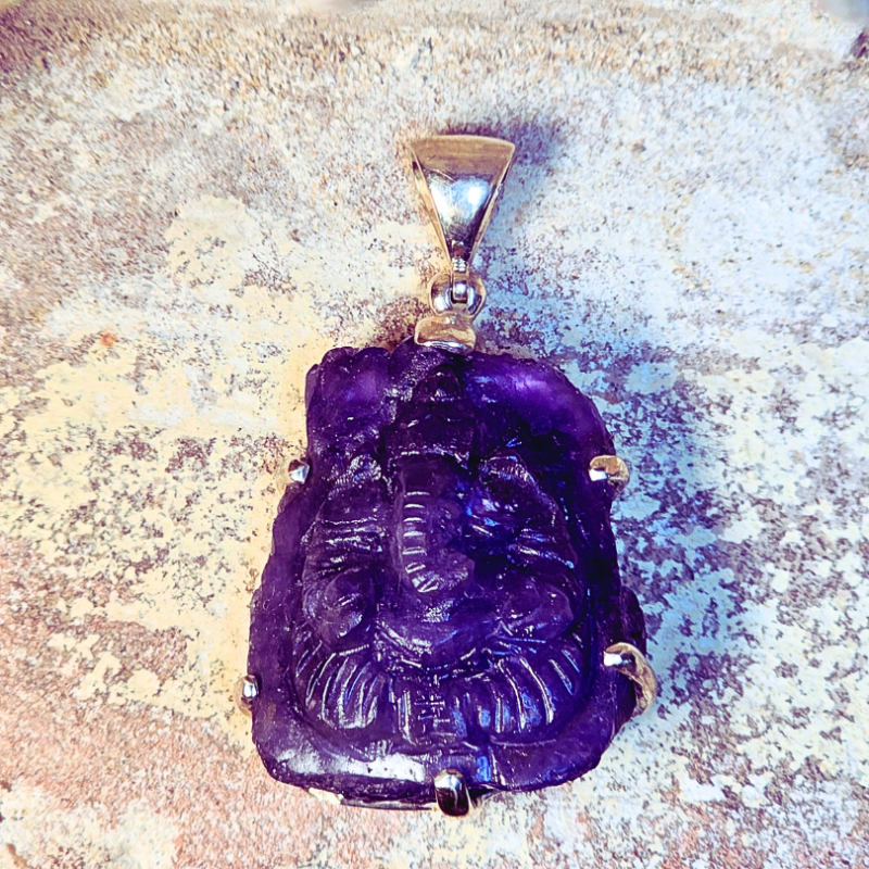 Ganesh - pendentif en Tanzanite de Catalogue pierres et cristaux