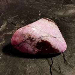 sugilite - pierre roulée - 7ème chakra