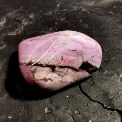 sugilite - pierre roulée - 7ème chakra