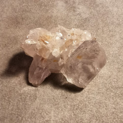 Cristal de roche - Petit cristal - pièce unique 2 - 6e chakra de Catalogue pierres et cristaux