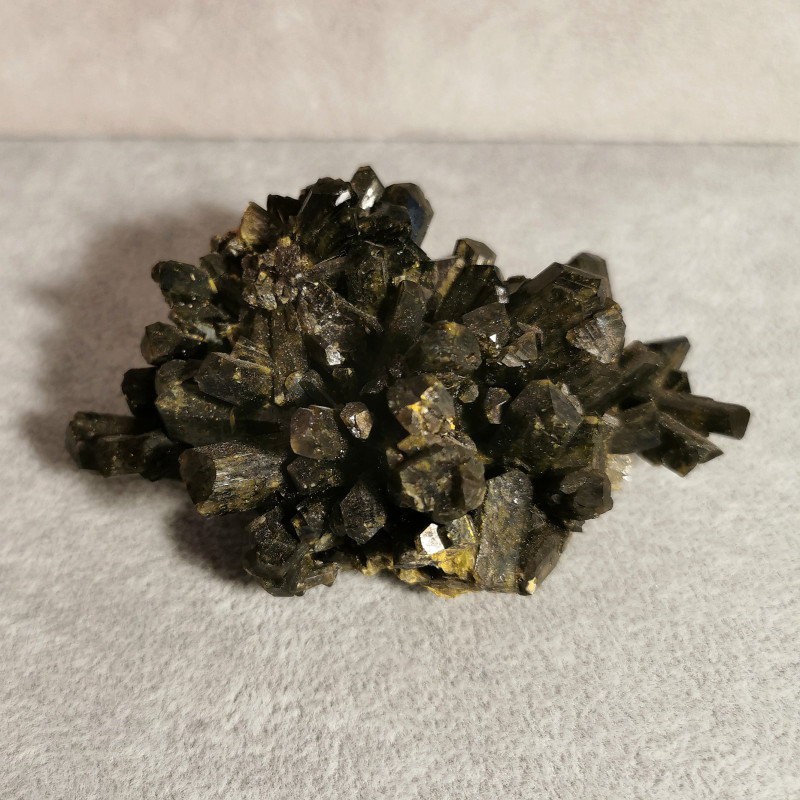 Epidote - pièce unique 4 - chakra pistache de Catalogue pierres et cristaux