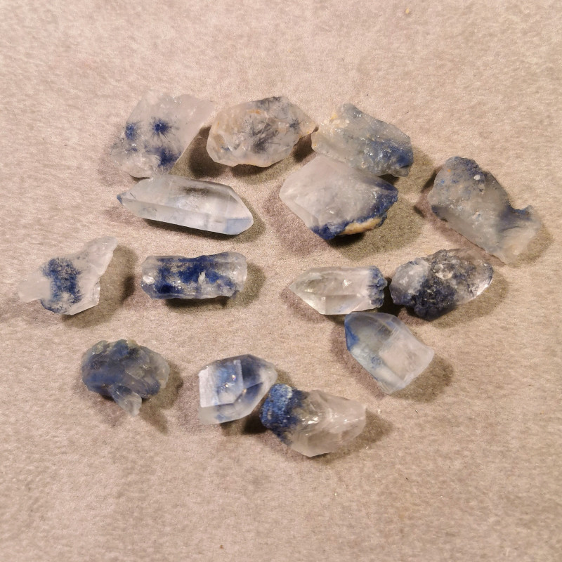 Dumortiérite dans quartz - 6ème chakra de Catalogue pierres et cristaux