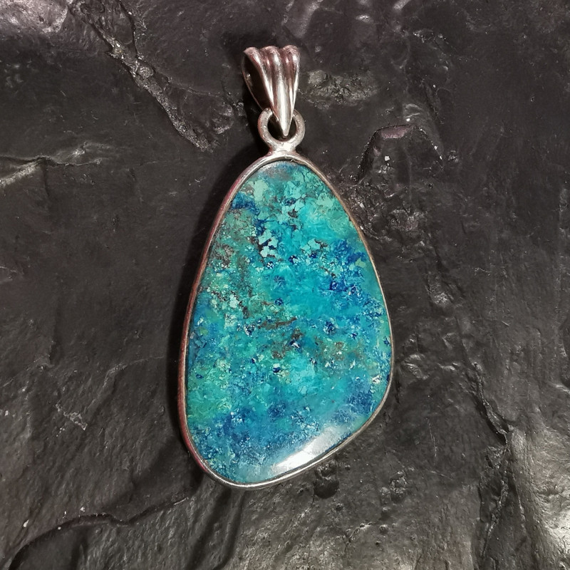 Shattuckite - pendentif monté en argent 1 - chakra turquoise de Catalogue pierres et cristaux