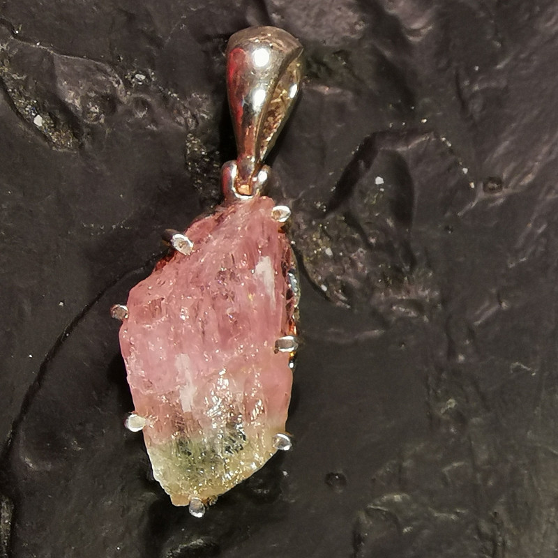 Tourmaline multicolore - pendentif monté en argent 2 - 4ème chakra de Catalogue pierres et cristaux