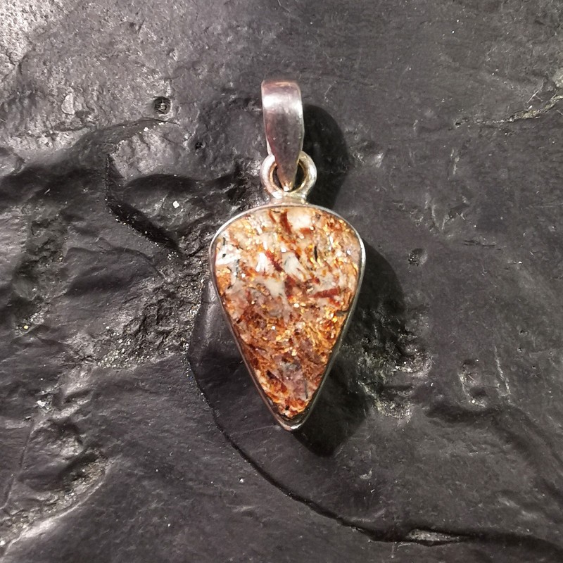 Astrophyllite - pendentif montè en argent 1 de Catalogue pierres et cristaux