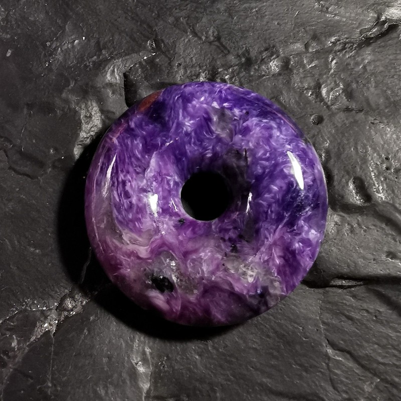 Charoïte - pendentif donut de Catalogue pierres et cristaux