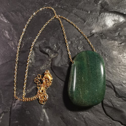 Fuchsite - pendentif pièce unique 1 - 4ème chakra de Catalogue pierres et cristaux