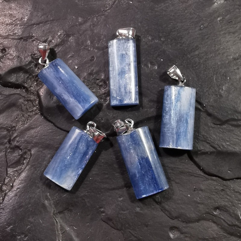 Cyanite - pendentif rectangle - 5éme chakra de Catalogue pierres et cristaux