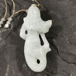 Jadeite de Birmanie - pendentif pièce unique Sirène - 4ème chakra de Catalogue pierres et cristaux