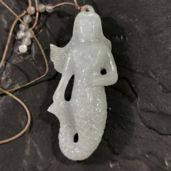 Jadeite de Birmanie - pendentif pièce unique Sirène - 4ème chakra de Catalogue pierres et cristaux