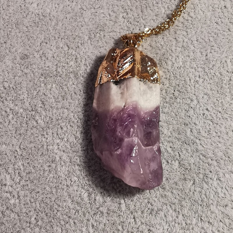 Améthyste - Pendentif brut avec chaine doré  - 7e chakra