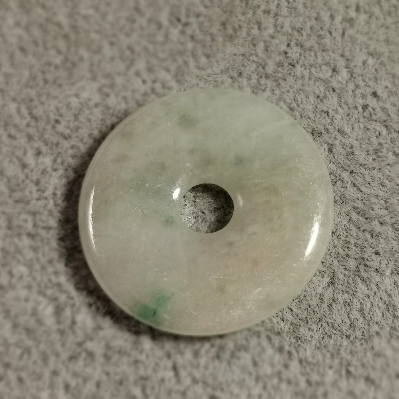 Jadeite de Birmanie - pendentif donut pièce unique 3 - 4ème chakra de Catalogue pierres et cristaux