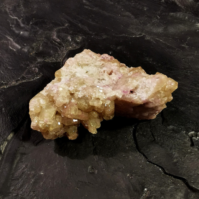 Vesuvianite - pièce unique 1 de Pierres du 7ème chakra