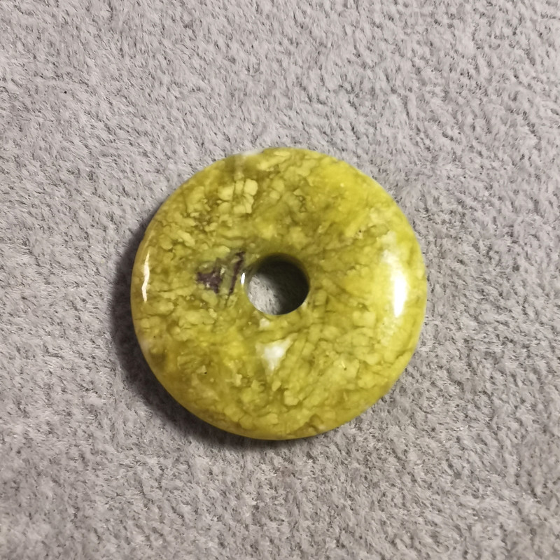 Serpentine de Norvege - pendentif donut pièce unique 2 - chakra pistache de Catalogue pierres et cristaux