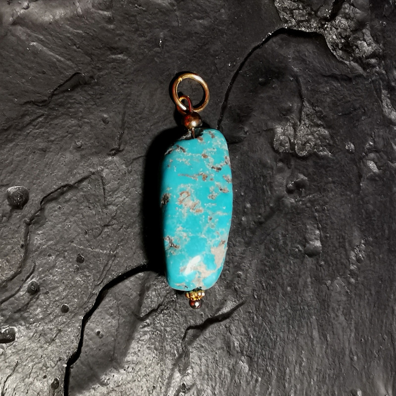 Turquoise - pendentif pièce unique 1 - chakra turquoise de Pierres & Cristaux - Pièces uniques